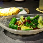 くいもの屋わん - ピリ辛きゅうり、出汁巻きたまご