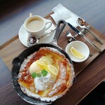 TOCHU CAFE - 蜂蜜レモンパンケーキ