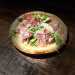 Less Restaurant L+ - ピッツァ・生ハムとルッコラ
