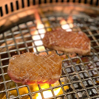 北新地焼肉 きらく - タンの昆布締め