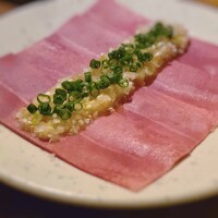 炭火焼肉ホルモン うしごろ 中目黒店 - タン刺し