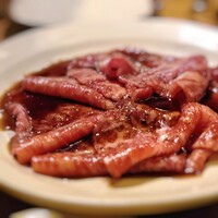 炭火焼肉ホルモン うしごろ 中目黒店 - とろけるロース