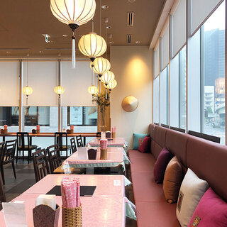 銀座レムホテルの2階広々とした落ち着いた店内