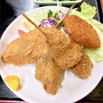 十八番 - 生アジフライ、串カツ、コロッケ定食。¥850。
