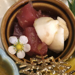 タケウチ - 副菜のモッツァレラチーズと鮪の柚子胡椒風味付け