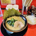 横浜家系ラーメン ええが家 - 