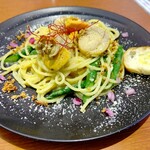 Restaurant Cafe CARO - 【2022.12.8(木)】ホタテとアスパラの味噌バターペペロンチーノ(並盛・180g)1,298円