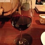 ケイブ バー - グラスワイン赤 チリ産 ペレスクルス 700円