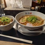 Macchi Bou - 和歌山らーめん源味、チャーシュー丼