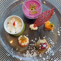 DINING & BAR TABLE 9 TOKYO - 