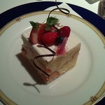 レ セゾン - お誕生日のケーキ（キャンドル消しちゃった）