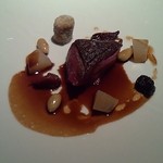 レ セゾン - シャラン鴨のロティと桃のミ・コンフィ、アーモンド香の小さなパテ