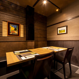 一等地で「至福の寿司」をお楽しみ下さい。完全個室も完備