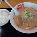 宝介 - 料理写真:みそとんこつらーめん（こってり），ライス