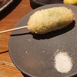 焼とりの八兵衛 - えんどう豆の串揚げ