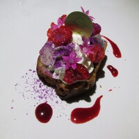 FARM TO TABLE KANBE - Dessert（デセール） フランボワーズと紫芋のパウンドケーキ  マスカルポーネムースのガトー アロエのシロップ漬け
