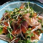 Shukou Tonkamon - 新鮮な刺身と生野菜の海鮮サラダ