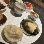 仁修樓 - 小籠包　当然、この季節は上海蟹