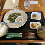 Kohi Ando Resutoran Shinano - 日替わり　牛肉となばなのオイスターソース炒め　990円