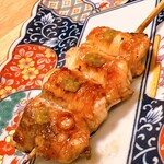 焼鳥と水炊き 櫛田 - 振り袖です。トッピングは柚子胡椒。醤油で付け焼きに。