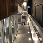 スープカレー&ダイニング エルビス - エレベーターに乗るには、一旦地下に降ります