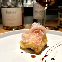 malca - しっとりと、瑞々しく、そして弾力ある穴子。デュラム小麦の衣が軽くて相性抜群！衣には、ビールか炭酸水が入ってそうです。