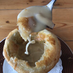 ぎんぎん - きのこのパイ包みスープ　モッツァレラ追加