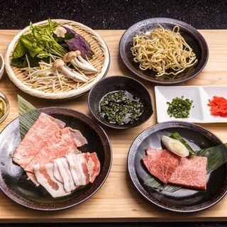 The most popular course where you can enjoy `` shabu shabu'' and `` Yakiniku (Grilled meat)'' together.