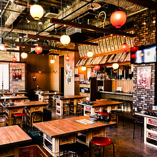 活気あるオープン席はもちろん個室席もご用意！