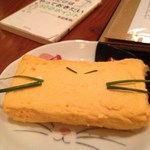 Nihonshu To Sakana To Tamago Neko To Tamago - だし巻き卵も猫さんです。いいなぁ。