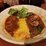 SPICY CURRY 魯珈 - 牡蠣と春菊のカレー＆ラムカレー