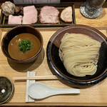 中華蕎麦 とみ田 - 「つけめん（濃厚豚骨魚介）並」1300円＋「特製全部乗せトッピング」1000円＋「塩とスダチ」80円