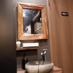 蕎麦前 中手 とうは - 内観