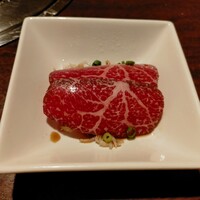 百済 - 和牛炙り刺し