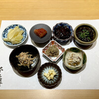 鮨 不二楼 - がり、明太子、いか沖漬け、もずく、ふぐかわあんきも、蟹味噌と蟹身、蟹白和え、クリームチーズ味噌漬け