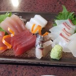 はな屋 - そして この日のお勧めとおっしゃっていた天然の真鯛だ。