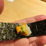 鮨 一二郎 - 海苔で巻いていただきます♪