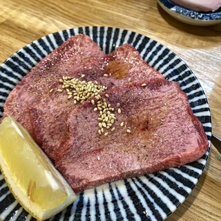 炭火焼肉ホルモン 横綱三四郎_0