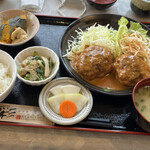 Osyokujidokoro shige - 別の日の日替定食８３０円　煮込みハンバーグ定食