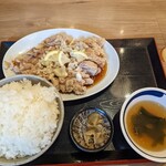 餃子販売所 新宿小滝橋通りいち五郎 - 油淋鶏定食 769円