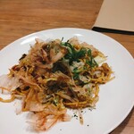 神戸六甲道ぎゅんた - ランチ　焼きそば　豚肉で