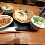 杵屋 - 合盛ざると牛肉