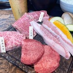 Koshitsu Yakiniku Sanbyoushi - 