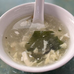 中華料理 三喜 - 豆腐とワカメのスープ