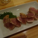 和酒の店　杉玉 - 鶏の塩麹漬けスモーク刺