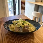 和バル Trasso - ・北海道産 大あさりとキャベツのクリームソーススパゲッティ