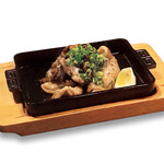 Chicken skin Teppan-yaki (2 servings)