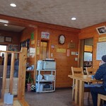 弓田食堂 - 店内はこじんまりした普通の食堂です。
