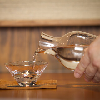 こだわりのお料理によく合う日本酒を取り揃えております