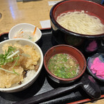 Kamaage Udon Hatsutomi - ■とり天丼定食うどん大盛¥1,080